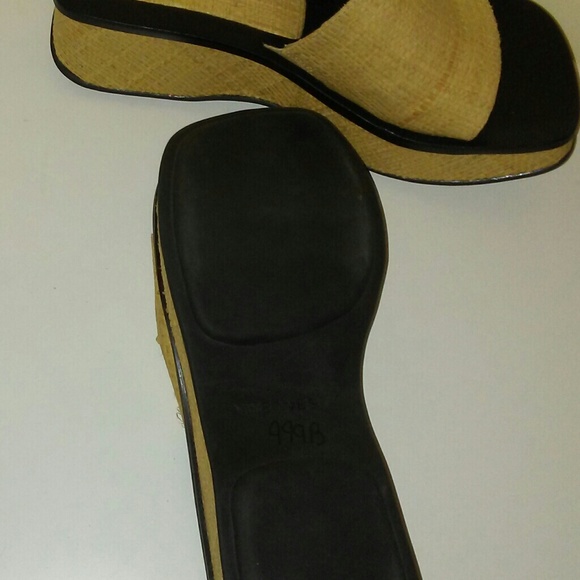 Nine West small platform slides - Picture 3 of 5